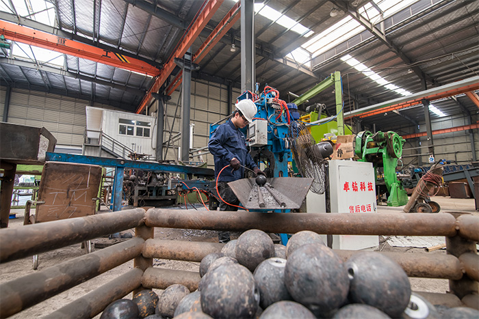 海西网架配件-螺栓球加工车间
